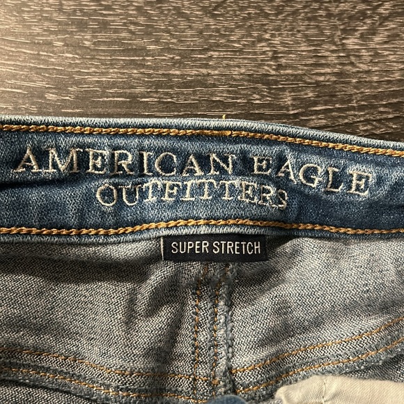 American Eagle super hi rise distressed rolled jean shorts - Picture 4 of 11